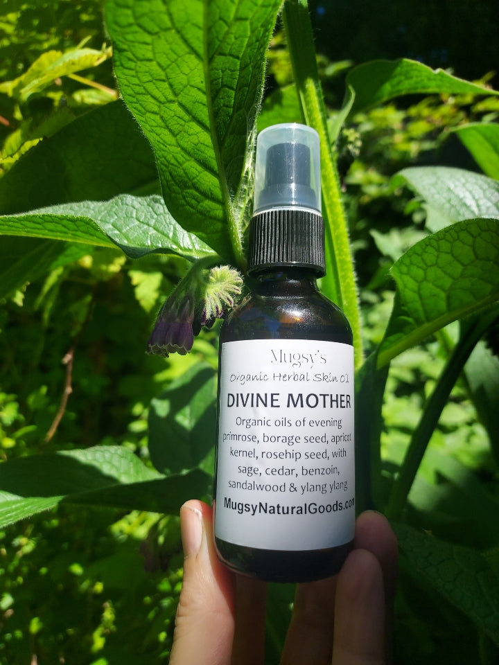 DIVINE MOTHER set w/ facial oil, tea and herbal sachet