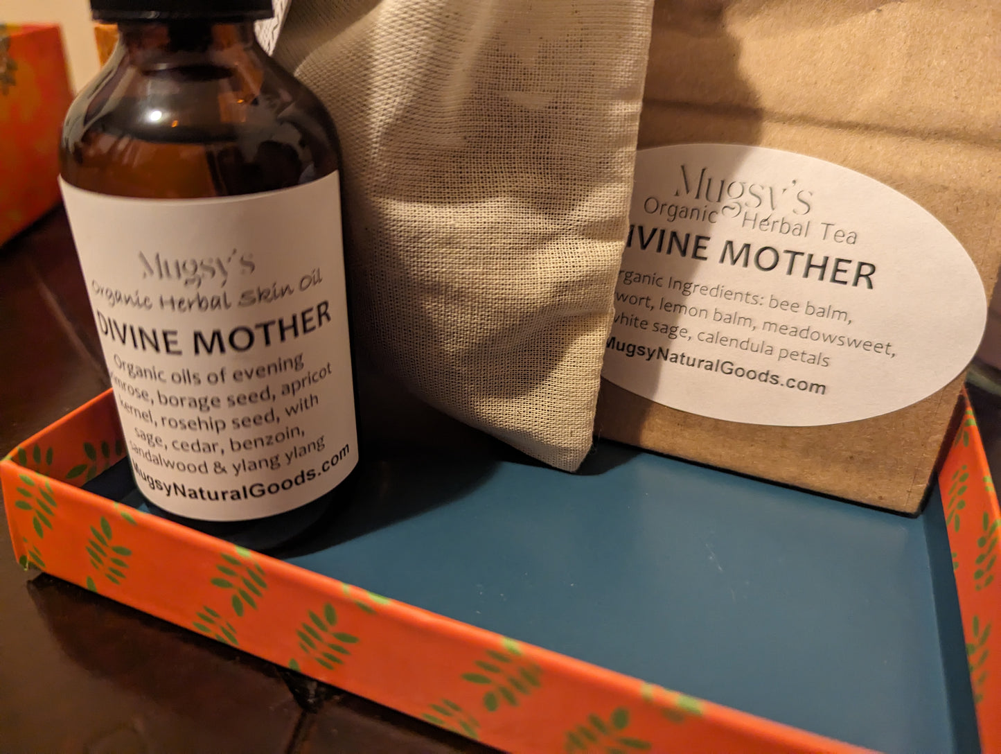 DIVINE MOTHER set w/ facial oil, tea and herbal sachet